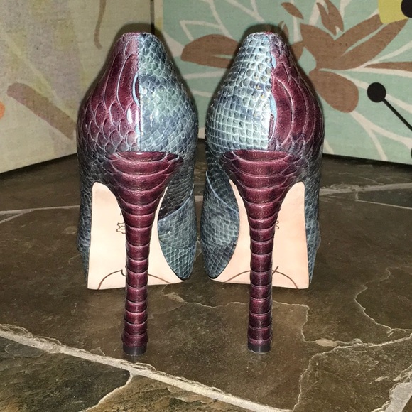 NWOT Joan & David Python Snakeskin Heels - Picture 3 of 6